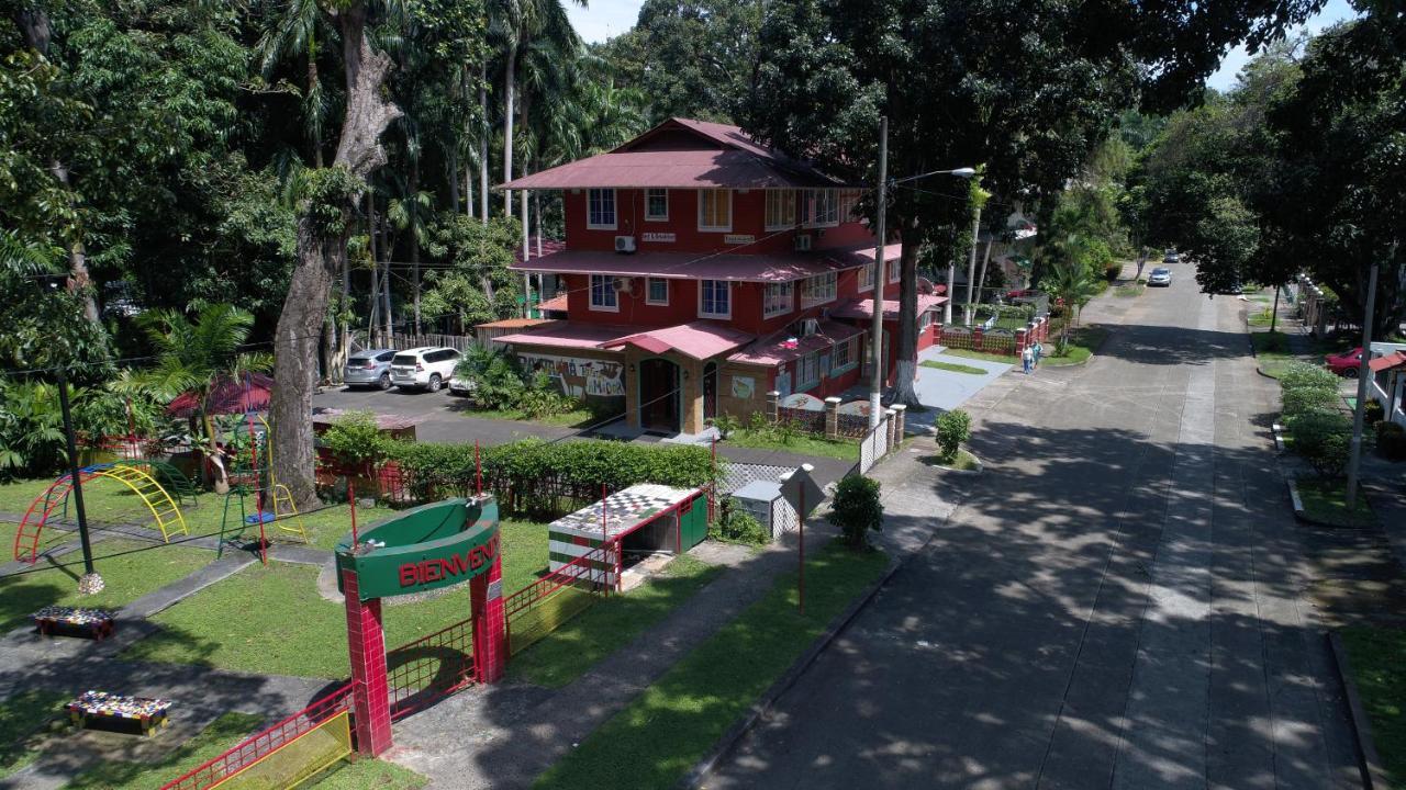 巴拿马城 阿马多尔常客旅馆旅舍 外观 照片